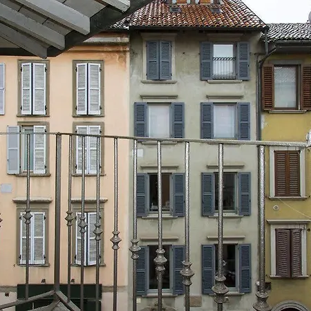 Center Piazza Pontida * Bergamo